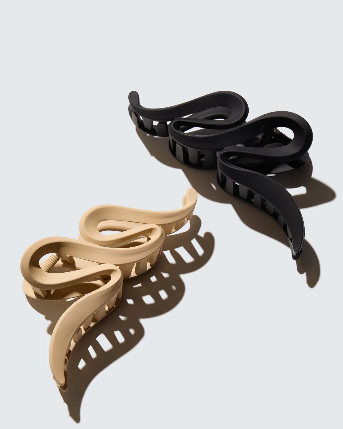 Large Claw Hair Clips, Wave, 2-pack, Zwart/Beige
