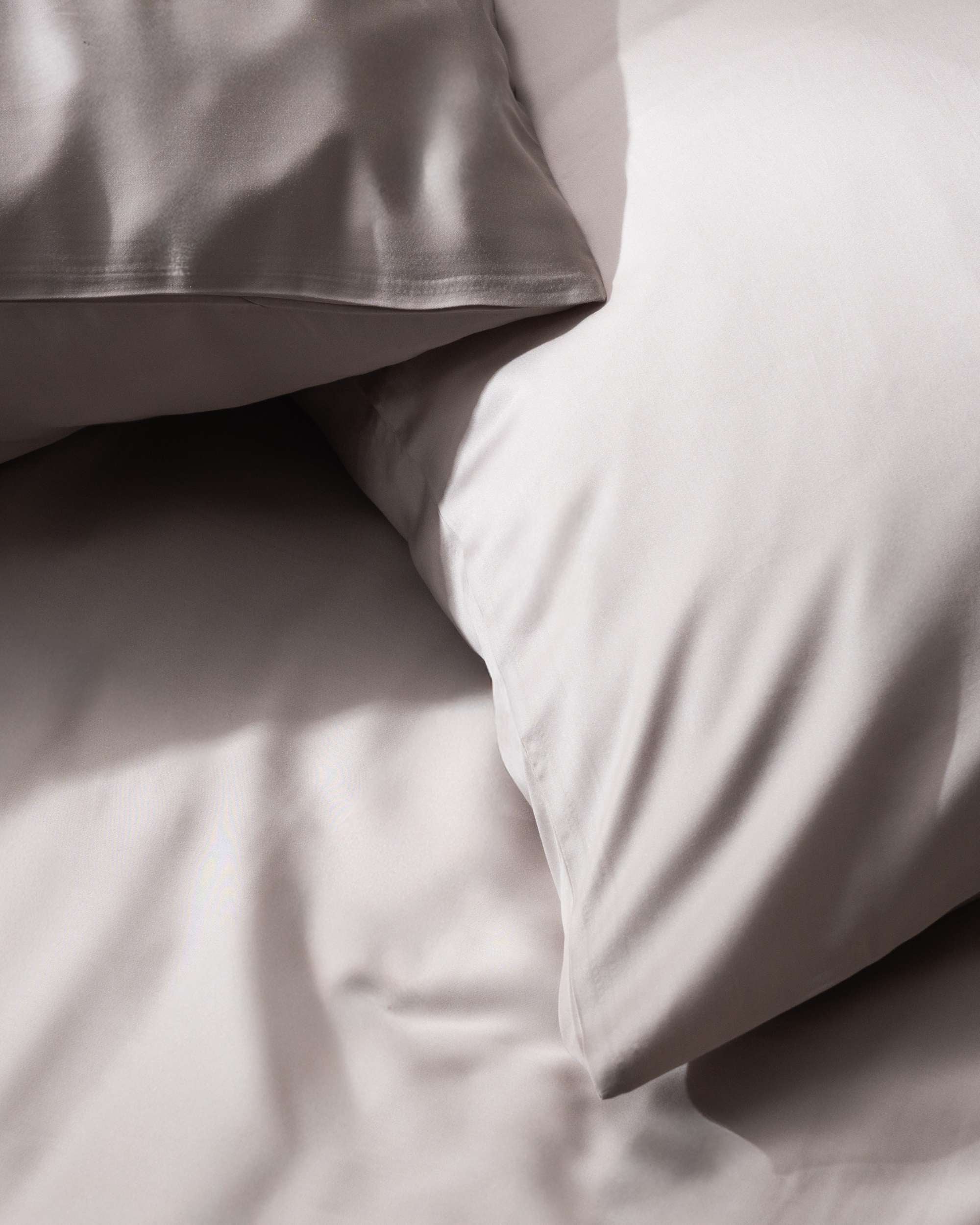 Silky Bamboo Pillowcase, Zacht grijs - Image 3